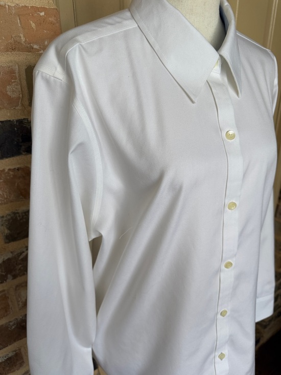 Liz Claiborne White Oxford Cloth Button-Front Shirt Timeless Tailored Classic - Picture 2 of 8